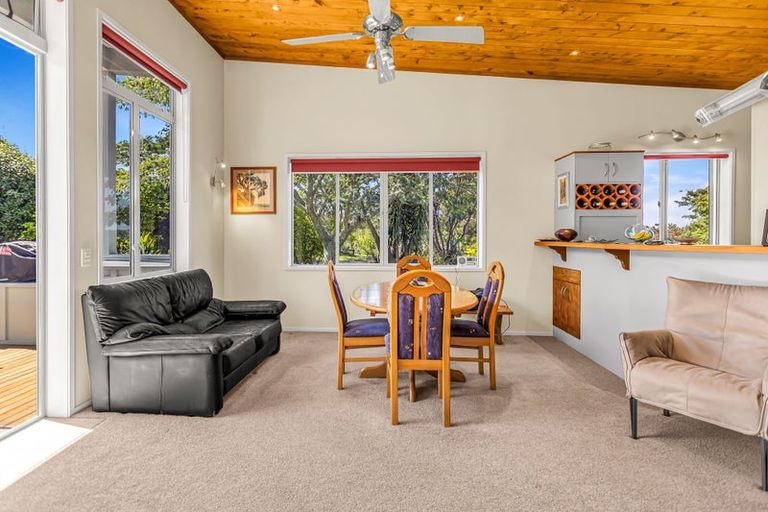 Photo of property in 93 Tarapatiki Drive, Whitianga, 3510