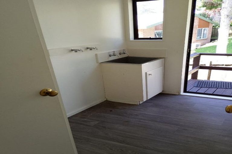 Photo of property in 2/8 Quiet Street, Te Atatu South, Auckland, 0610