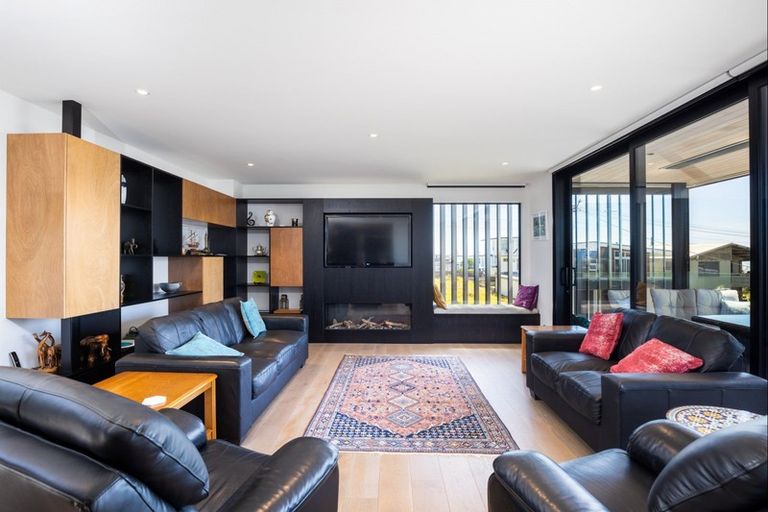 Photo of property in 5 Seaton Street, Strandon, New Plymouth, 4312
