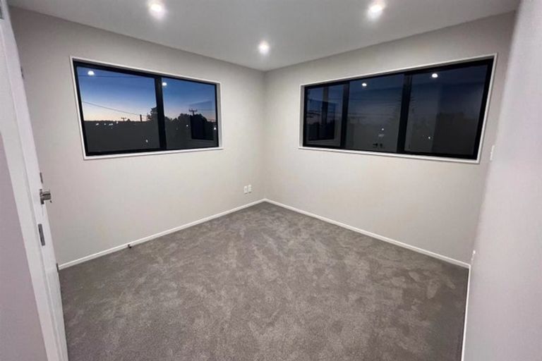 Photo of property in 26a Amberley Avenue, Te Atatu South, Auckland, 0610