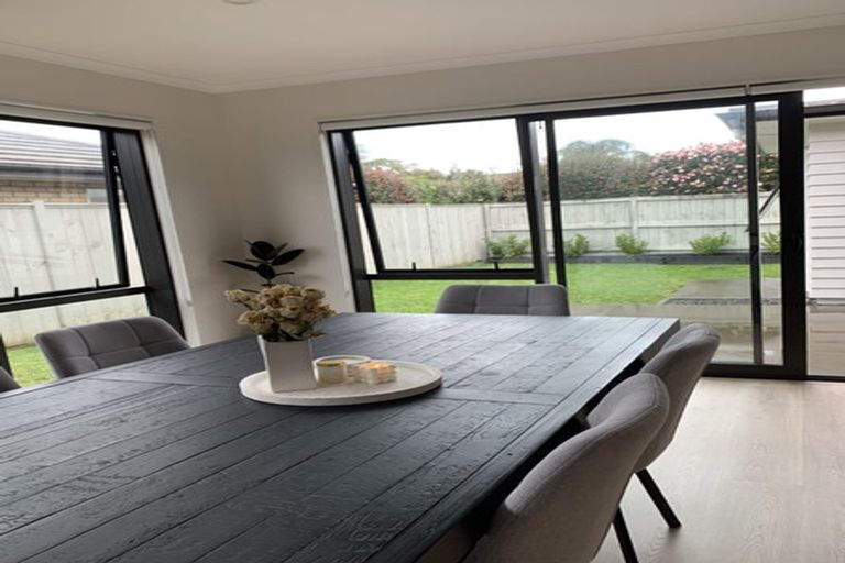 Photo of property in 34 Waituarua Drive, Takanini, 2112