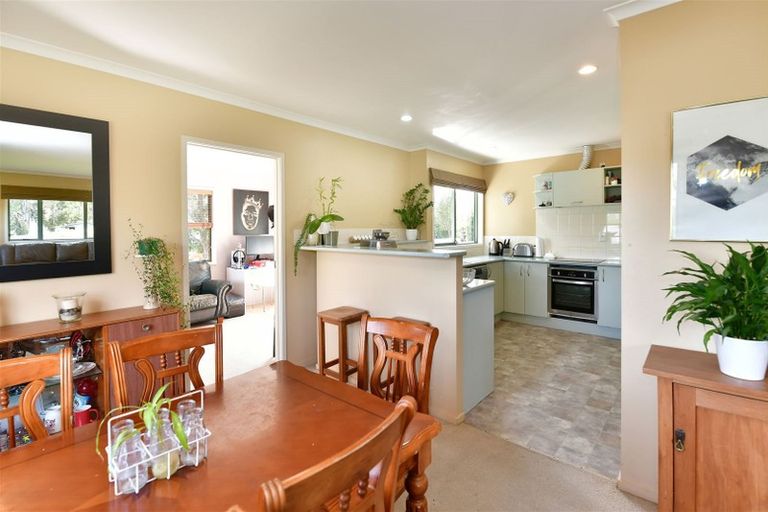 Photo of property in 33a Kia Ora Road, Beach Haven, Auckland, 0626