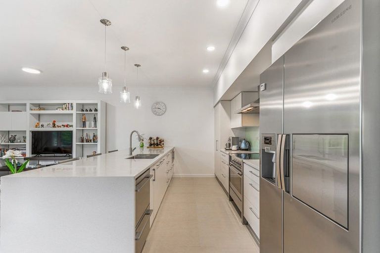 Photo of property in 18 Kensington Drive, Orewa, 0931