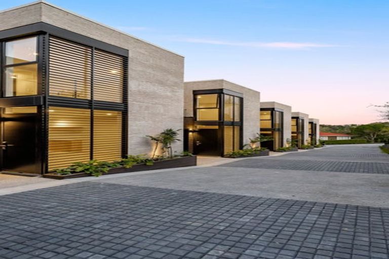 Photo of property in 21a Arahia Street, Northcote, Auckland, 0627