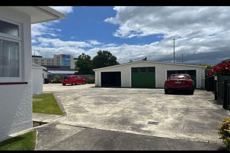 Photo of property in 1-3 Terrace Street, Roslyn, Palmerston North, 4414