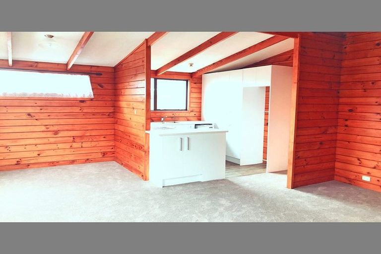 Photo of property in 49 Larnoch Road, Henderson, Auckland, 0610