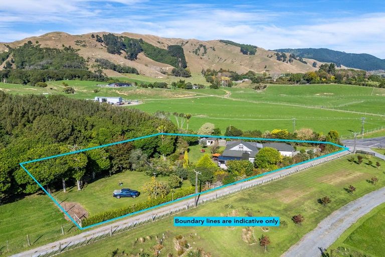 Photo of property in 43 Te Horo Hautere Cross Road, Te Horo, Otaki, 5582