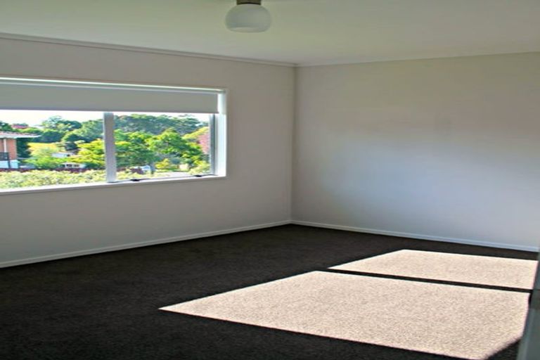 Photo of property in 8 Benchmark Drive, Massey, Auckland, 0614