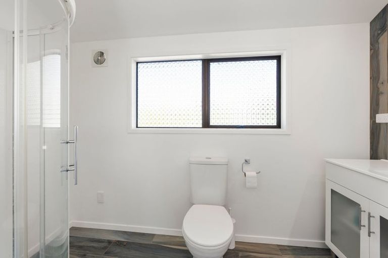 Photo of property in 50c Robinson Avenue, Holdens Bay, Rotorua, 3010