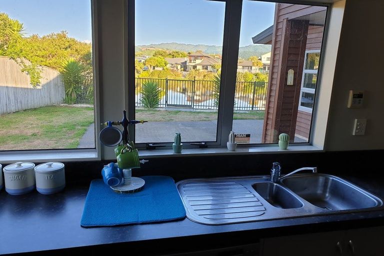 Photo of property in 10 Consort Close, Paraparaumu Beach, Paraparaumu, 5032