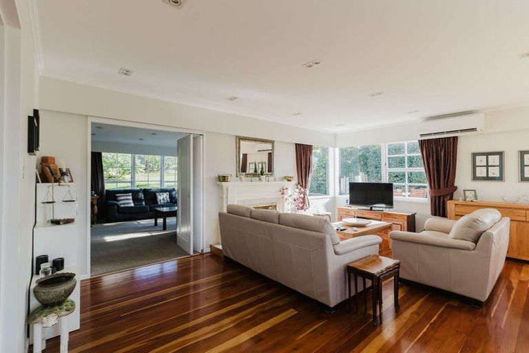 Photo of property in 28 Caesars Place, Churton Park, Wellington, 6037