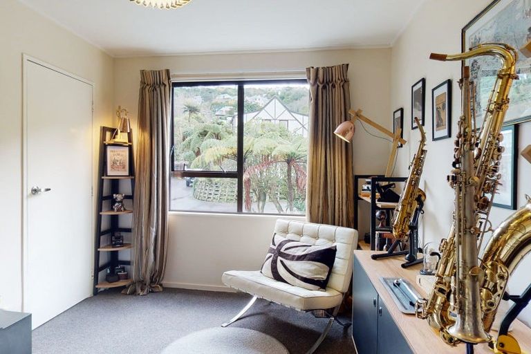 Photo of property in 75u2 Delhi Crescent, Khandallah, Wellington, 6035