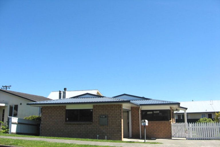 Photo of property in 32 Nikau Street, Stoke, Nelson, 7011