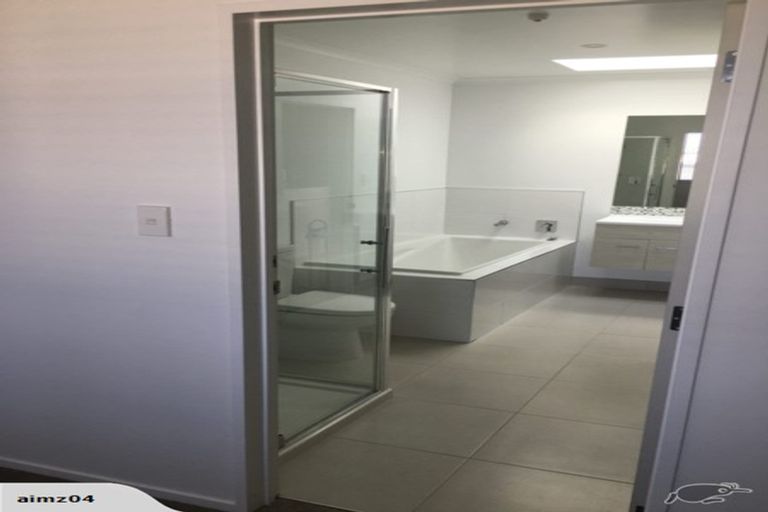 Photo of property in 4 Torea Tai Road, Hobsonville, Auckland, 0616