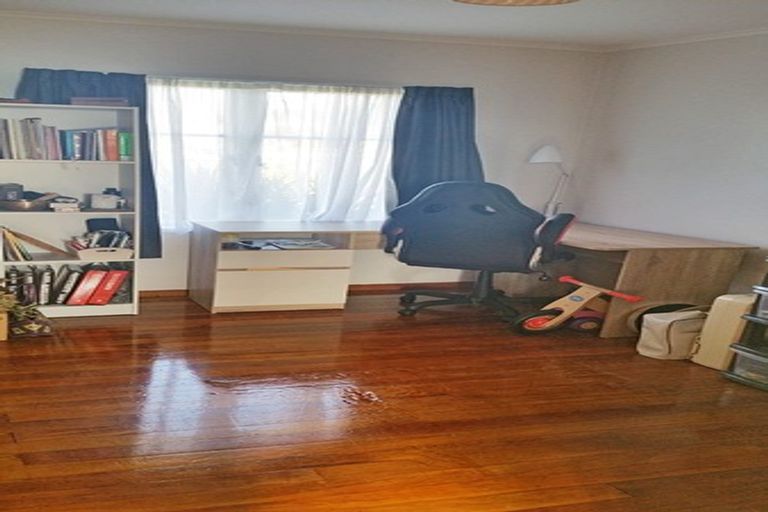 Photo of property in 82 Harrington Road, Henderson, Auckland, 0610