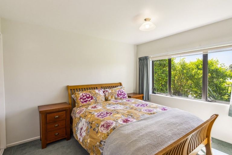 Photo of property in 8 Millennium Hill, Paraparaumu, 5032