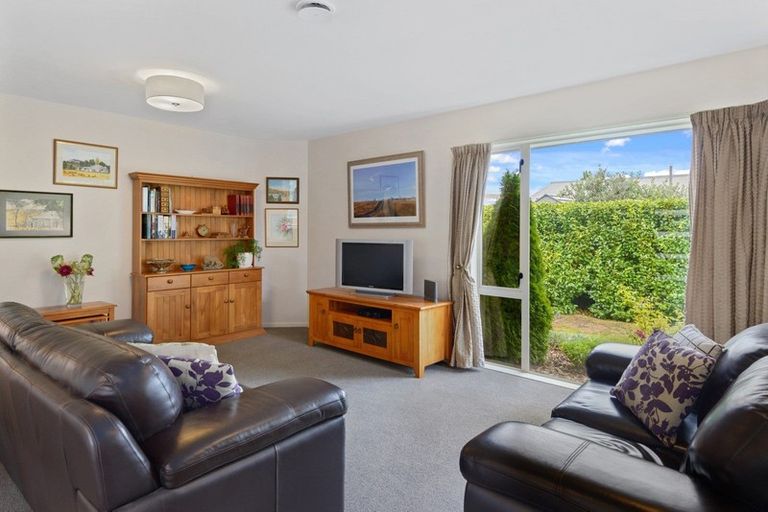 Photo of property in 2 Magnolia Lane, St Albans, Christchurch, 8052