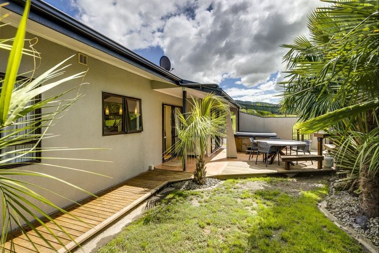 Photo of property in 17 Churchill Drive, Taradale, Napier, 4112