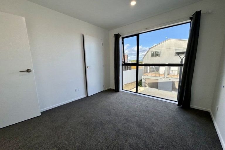 Photo of property in 8 Raupeti Lane, Henderson, 0612