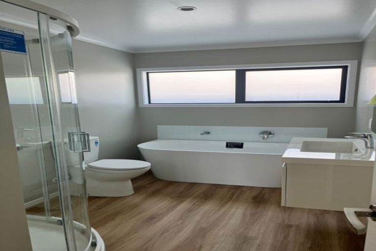 Photo of property in 9 Koru Loop, Paraparaumu, 5032