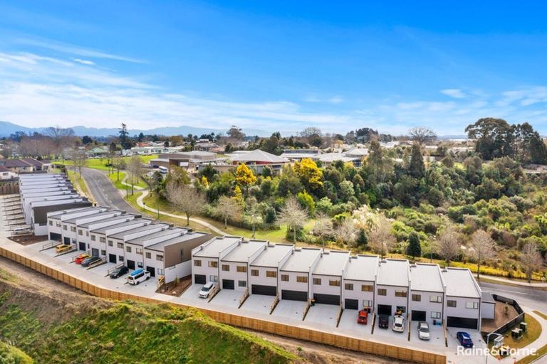 Photo of property in 7/12 Westmorland Rise, Bethlehem, Tauranga, 3110