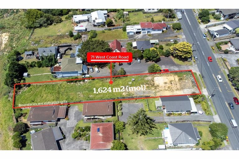 Photo of property in 71 West Coast Road, Glen Eden, Auckland, 0602