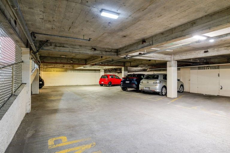 Photo of property in 3/6p Queen Street, Palmerston North, 4410