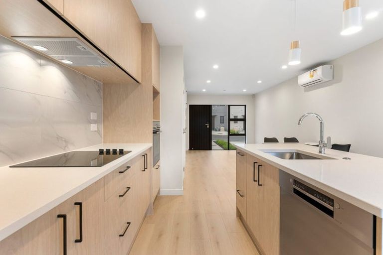 Photo of property in 7 Awhi Lane, Massey, 0614