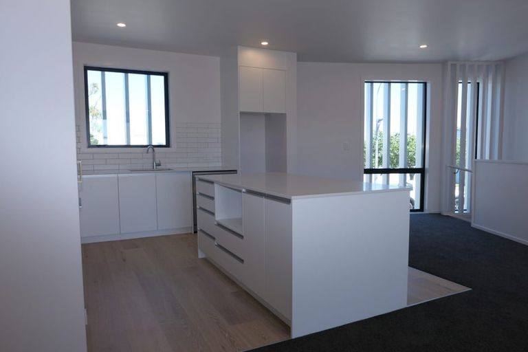 Photo of property in 43 Kamahi Place, Paraparaumu, 5032