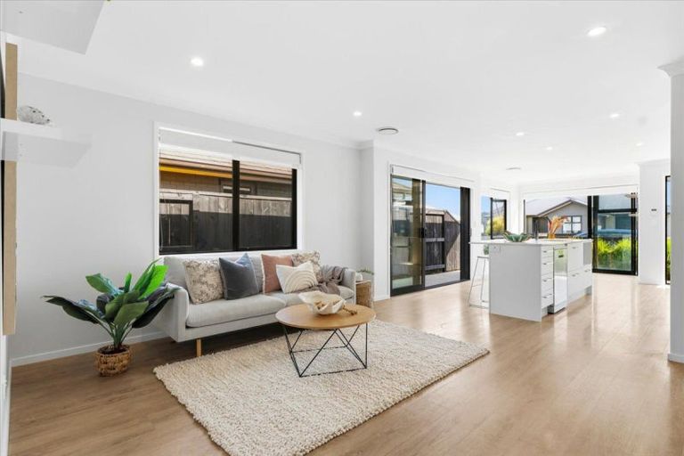 Photo of property in 122 Union Drive, Papamoa, 3118