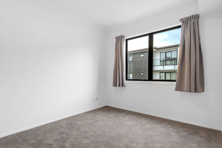 Photo of property in 15/11 Carlos Drive, Flat Bush, Auckland, 2016