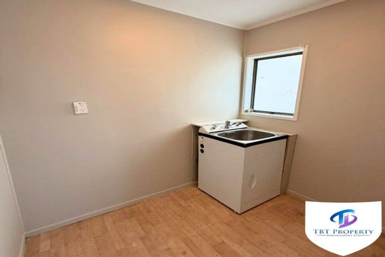 Photo of property in 8 Le Havre Place, Takanini, 2112