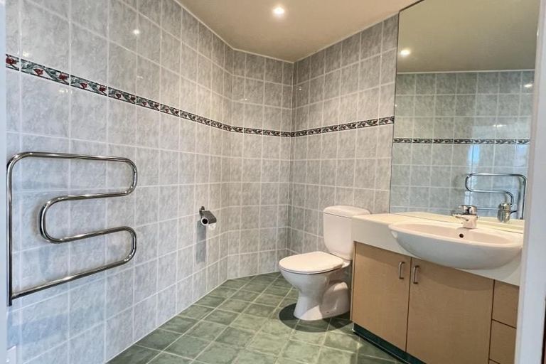 Photo of property in 12/80u Salamanca Road, Kelburn, Wellington, 6012