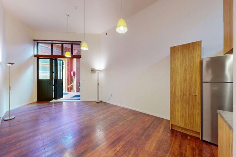 Photo of property in Courtenay Mews Apartments, 11/14 Alpha Street, Te Aro, Wellington, 6011