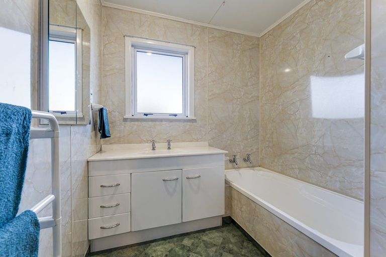 Photo of property in 22 Tennyson Crescent, Stoke, Nelson, 7011