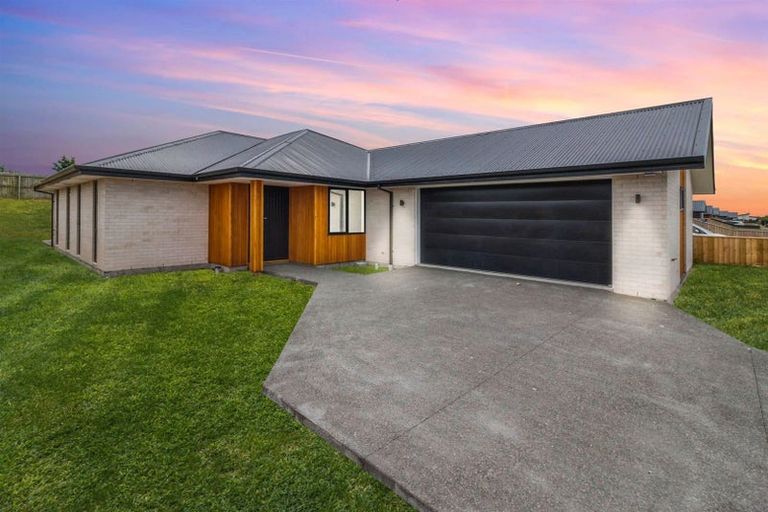 Photo of property in 15 Fountain Place, Rolleston, 7614