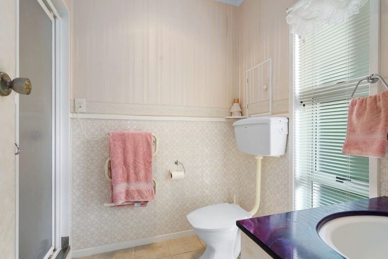 Photo of property in 6 Woodstock Crescent, Leamington, Cambridge, 3432