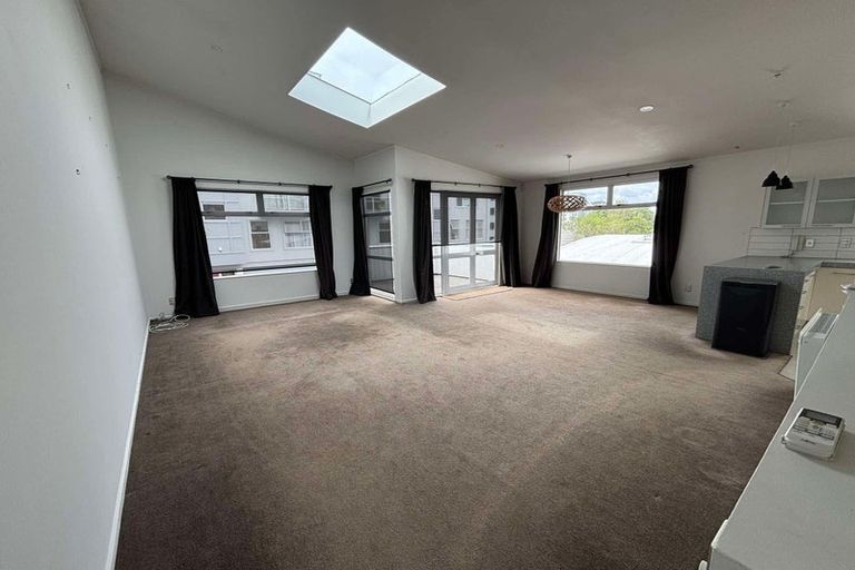 Photo of property in Fernhill Flats, 3/324 The Terrace, Te Aro, Wellington, 6011