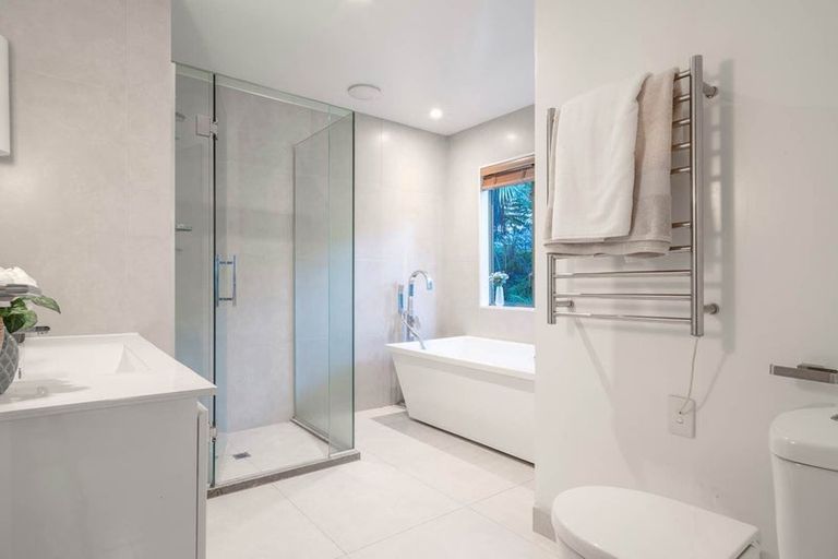 Photo of property in 6 Tree Fern Trail, Campbells Bay, Auckland, 0630