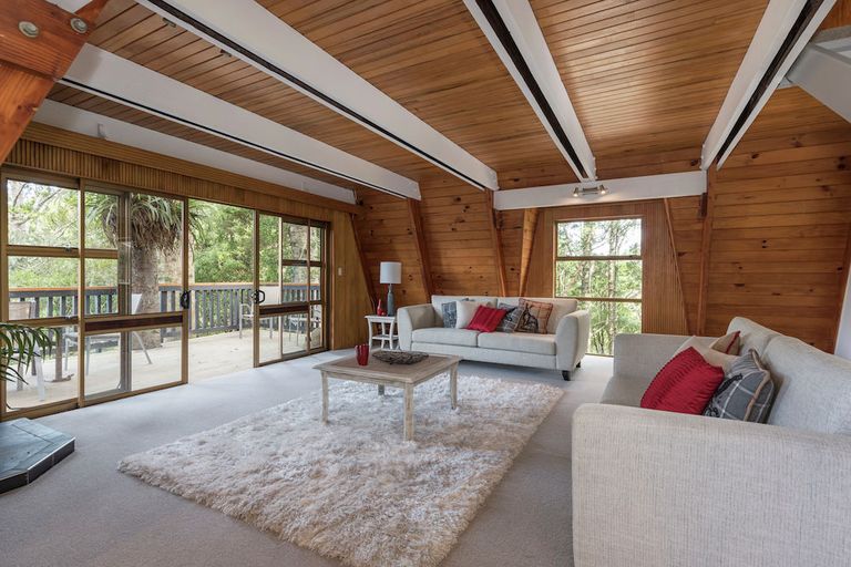 Photo of property in 336 Huia Road, Titirangi, Auckland, 0604