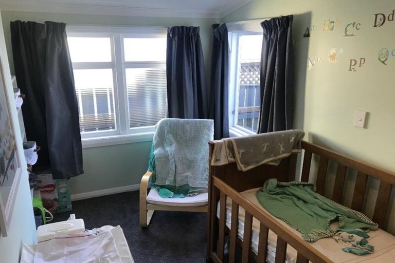 Photo of property in 5 Chapman Street, Johnsonville, Wellington, 6037