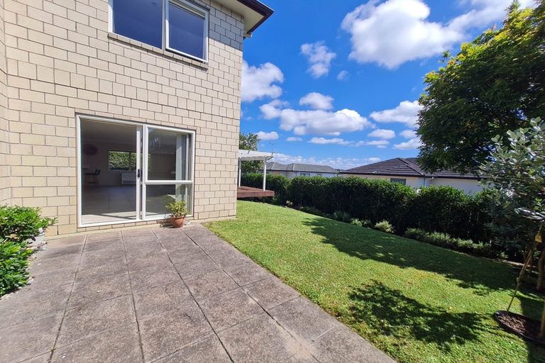 Photo of property in 18 Laurel Oak Drive, Schnapper Rock, Auckland, 0632