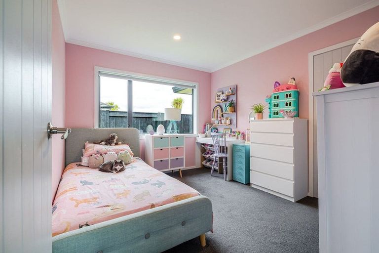 Photo of property in 7 Pegasus Place, Kelvin Grove, Palmerston North, 4414