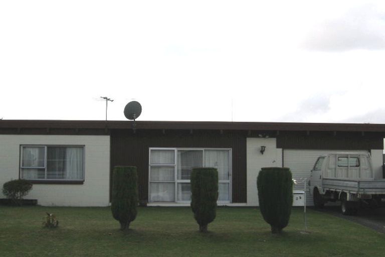 Photo of property in 2a Edwards Avenue, Henderson, Auckland, 0610