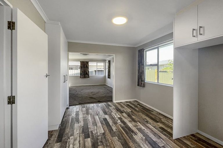 Photo of property in 12 Lockhart Avenue, Milson, Palmerston North, 4414