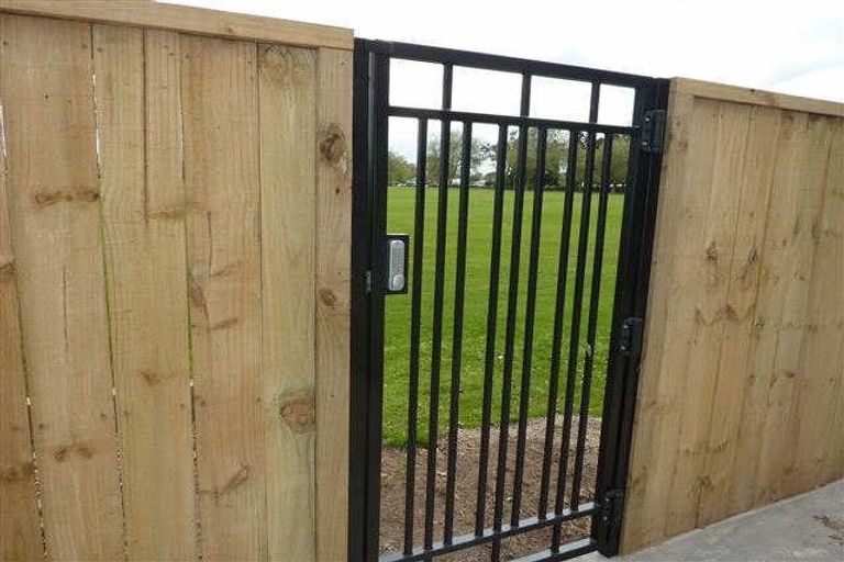 Photo of property in 162u3 Massey Street, Frankton, Hamilton, 3204