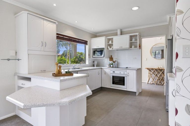 Photo of property in 18 Santa Monica Drive, Papamoa Beach, Papamoa, 3118