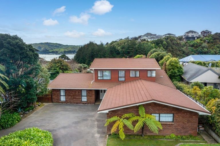 Photo of property in 8 Observatory Close, Whitby, Porirua, 5024