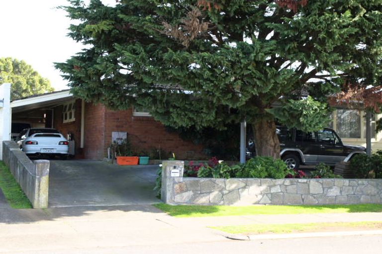 Photo of property in 62 Calthorp Close, Favona, Auckland, 2024