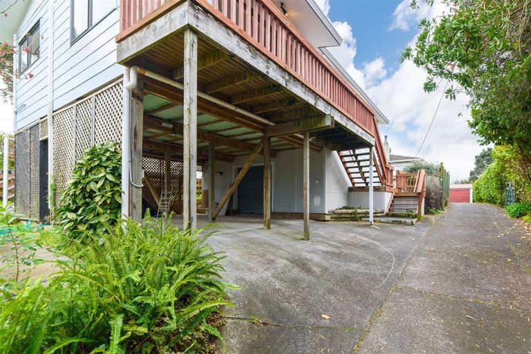 Photo of property in 57 Cliff View Drive, Green Bay, Auckland, 0604